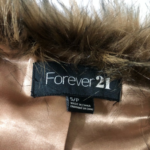 F21 Faux Fur Vest - Picture 3 of 3